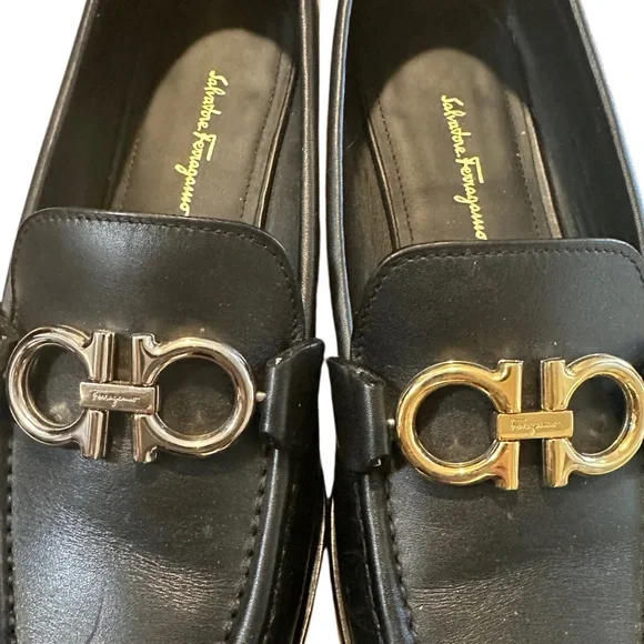 Salvatore Ferragamo Rolo Woman’s Black Loafers W/Reversible Gold/Silver Buckle 6 - Picture 8 of 8